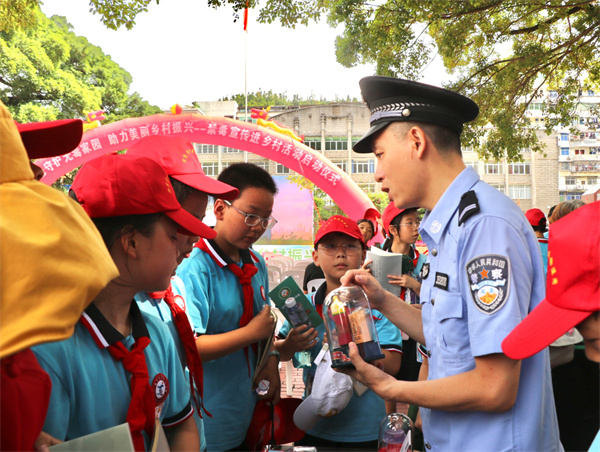 三明司法強(qiáng)制隔離戒毒所開展禁毒宣傳活動(dòng)